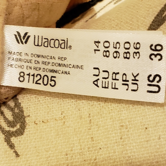 Wacoa Lace Wire Free Bra - Picture 3 of 3